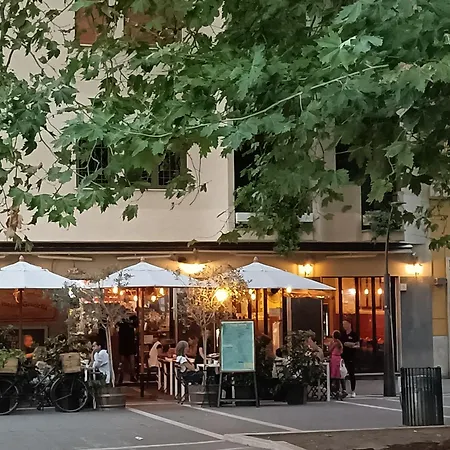 A Bridge To The Coliseum Apartment