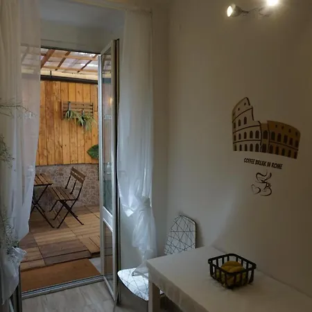 A Bridge To The Coliseum 아파트 *